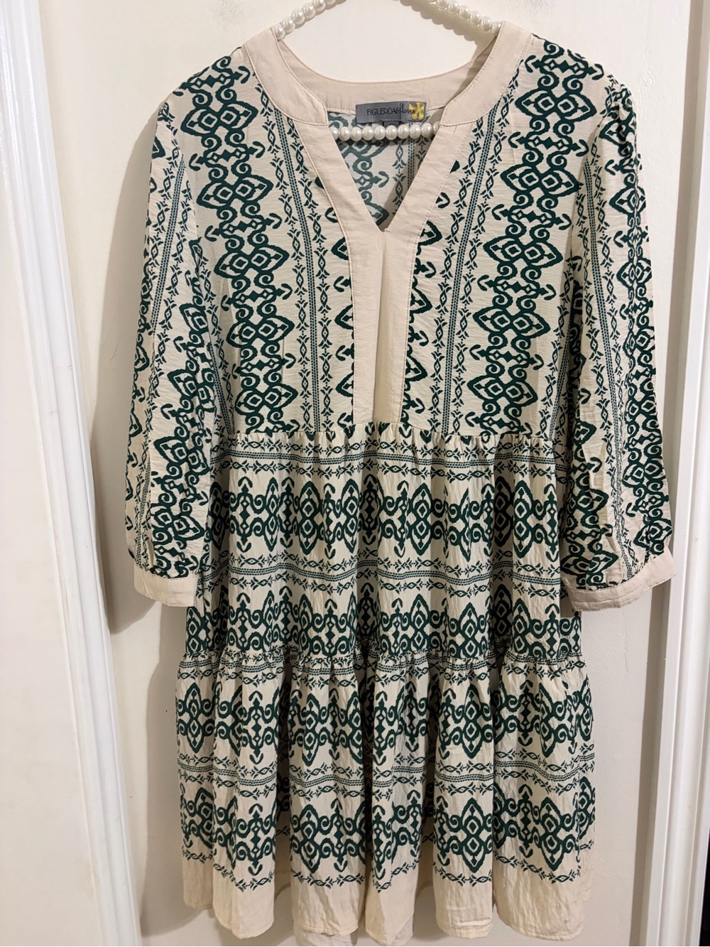 Figueroa & Flower Printed Boho Top in Ivory and Dark Green